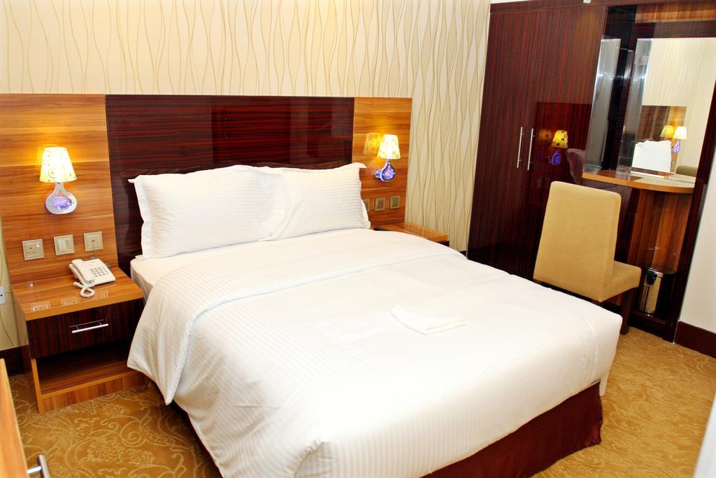 Fal Hotel L.L.C Dubai Room photo